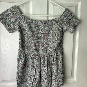 Old Navy off the shoulder flower top size small